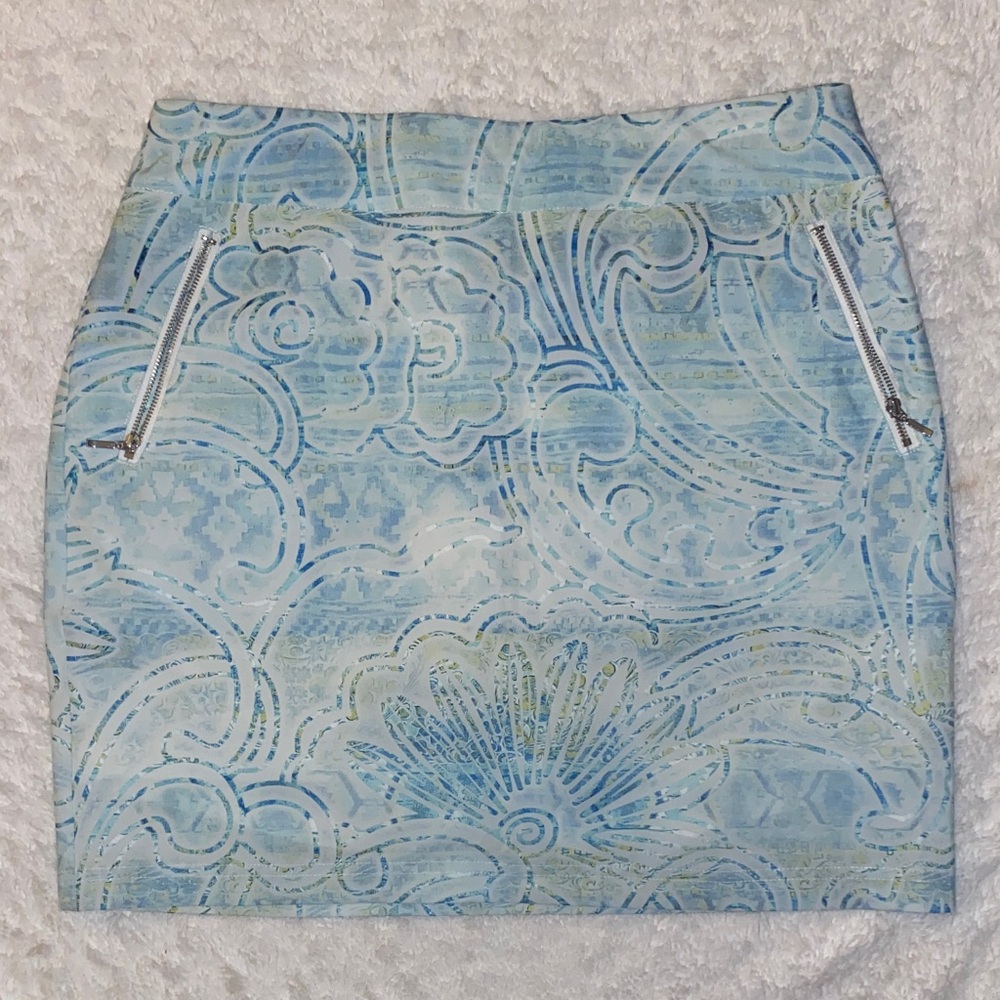 Stylish Blue Patterned Women's Skort with Zipper Pockets